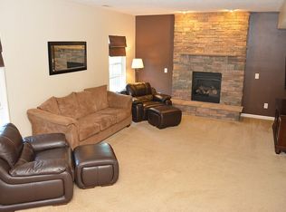9170 Stonegate Cir, North Ridgeville, OH 44039