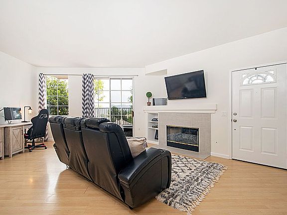 5th image of 11980 Tivoli Park Row Unit 3