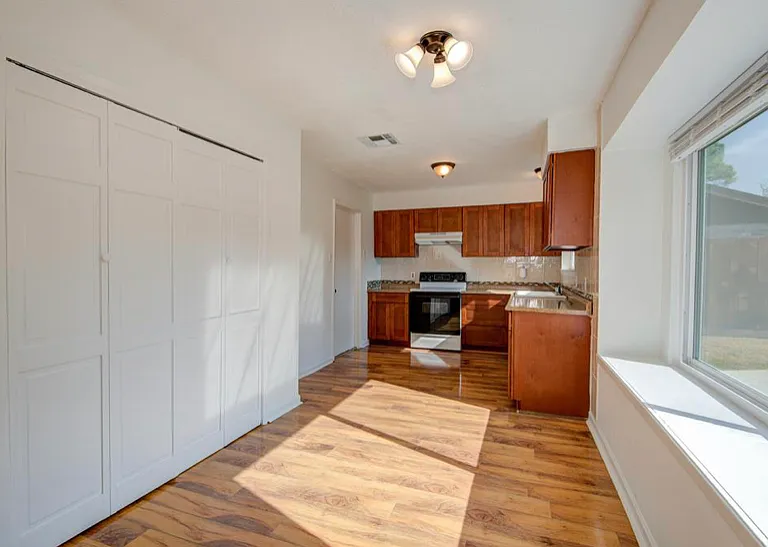 15811 Boonridge Rd — Photo 7