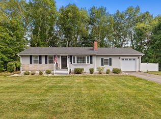 24 Wapping Wood Rd, Ellington, CT 06029