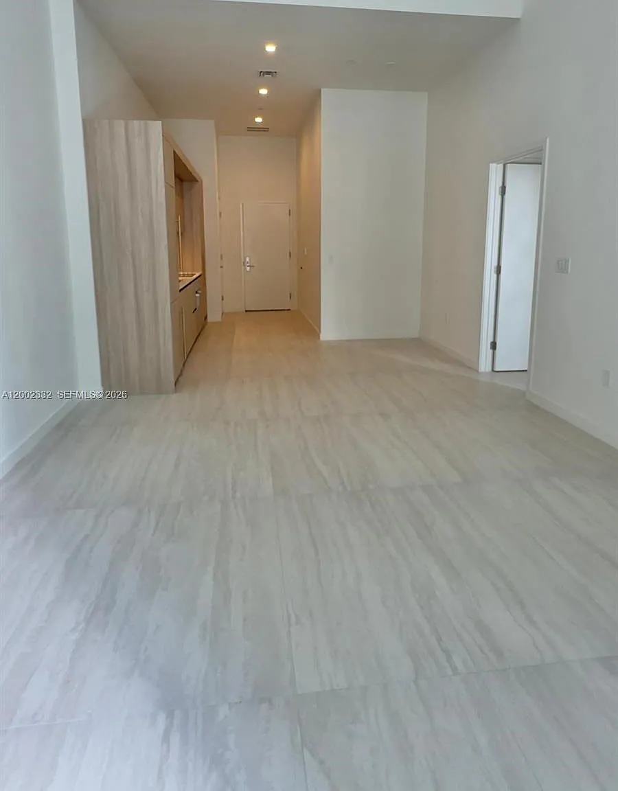 Viceroy Residence — Photo 3