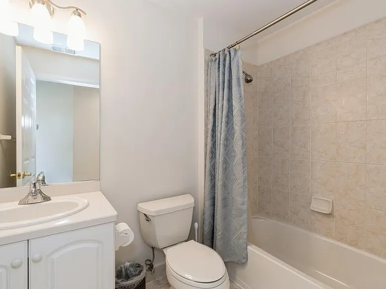 605 Binghampton Ln — Photo 18