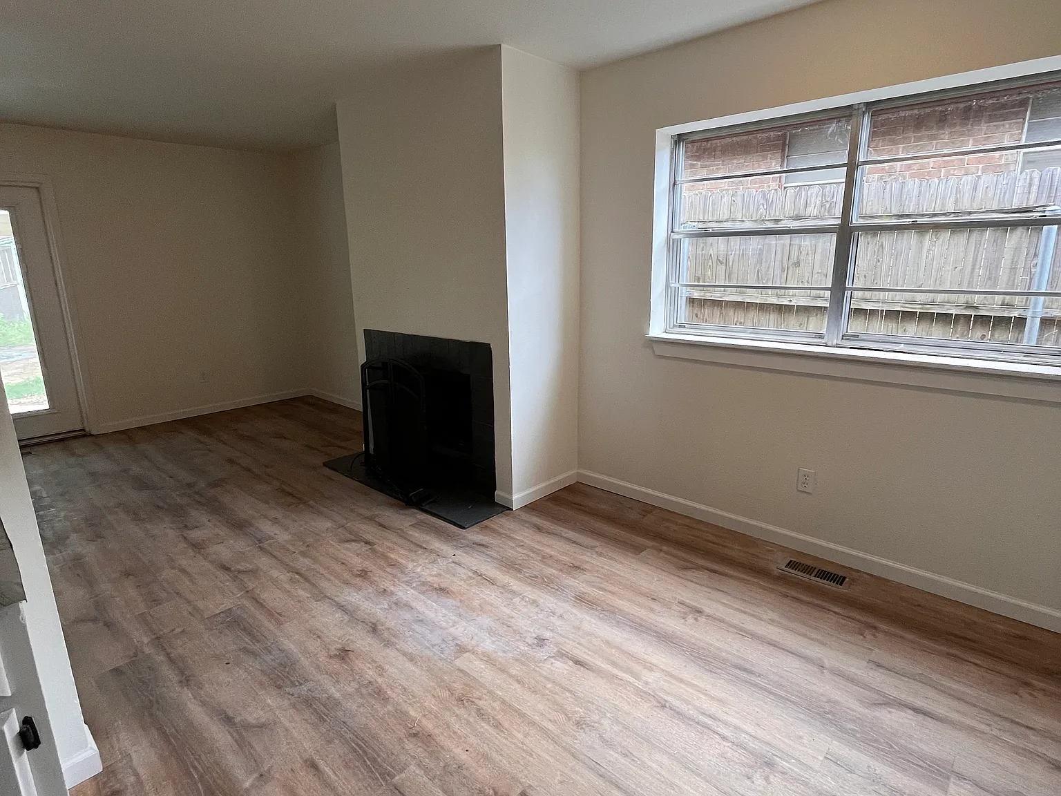 3 bed, 1.5 bath, 1192 sqft, $1,650 — Photo 4