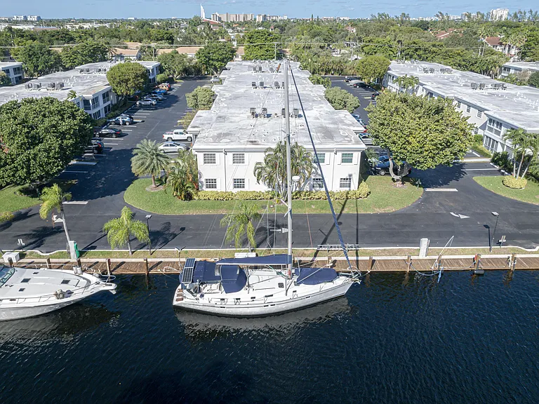 6299 Bay Club Dr #3 — Photo 1