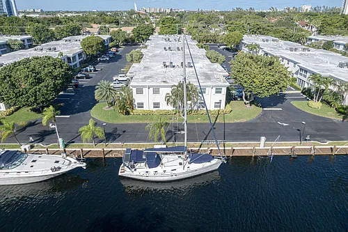 6299 Bay Club Dr Photo 1