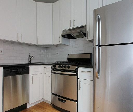 3rd image of 617 W Melrose St #625GDNR