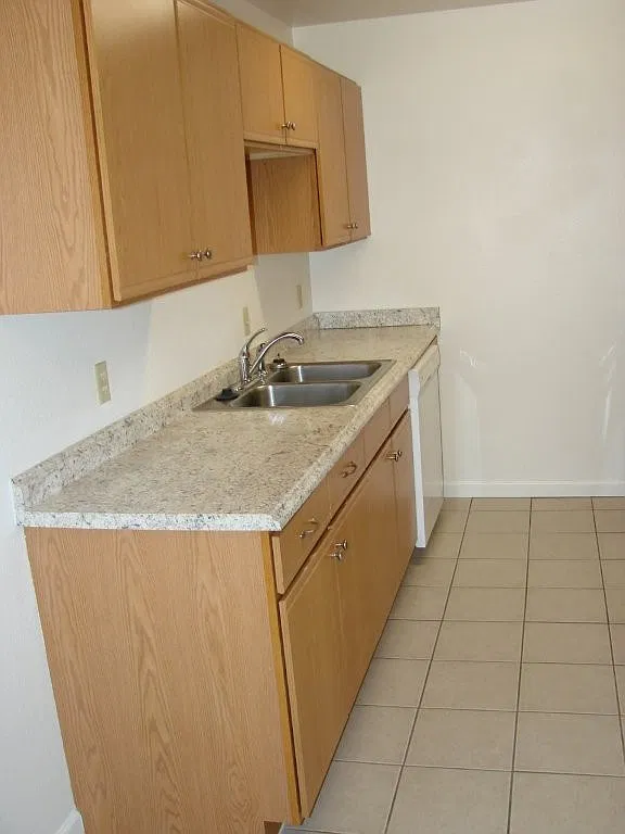 Meadow Lane Village Apartments — Photo 3