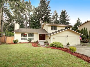 2104 Manorwood Dr SE, Puyallup, WA 98374