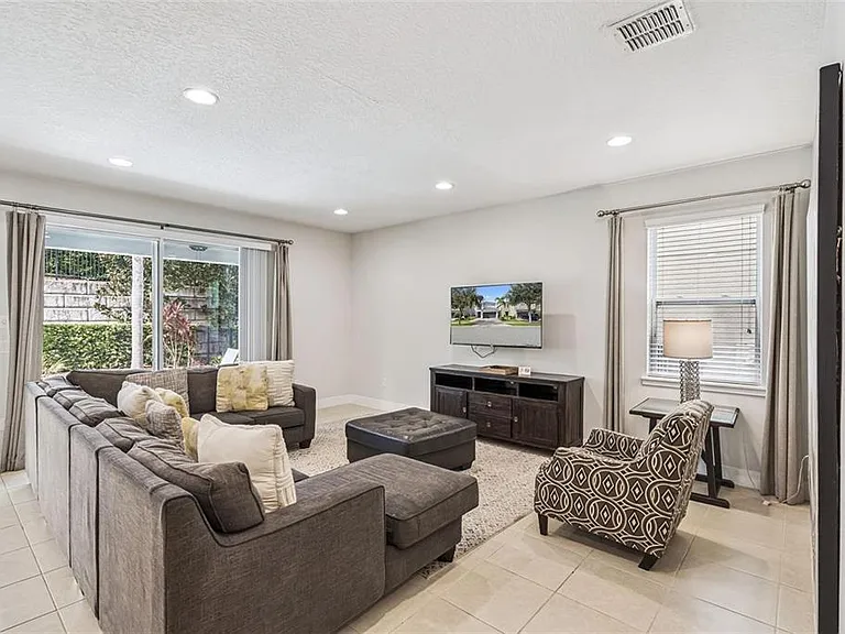 310 Pendant Ct — Photo 5