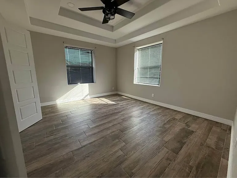 233 S Iowa Ave — Photo 14
