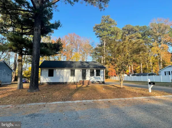 121 Ridgefield Ln, Fruitland, MD 21826