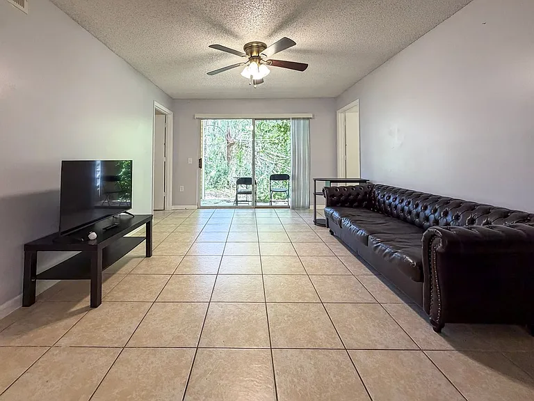 3921 SW 34th St #301 — Photo 16