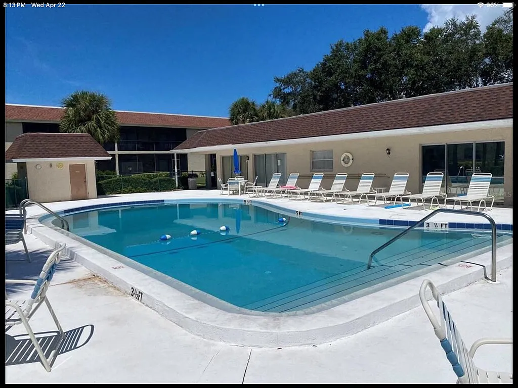 1 bed, 1.5 bath, 745 sqft, $1,375 — Photo 2