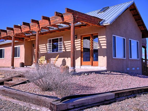 2nd image of 43 Las Palomas Ln