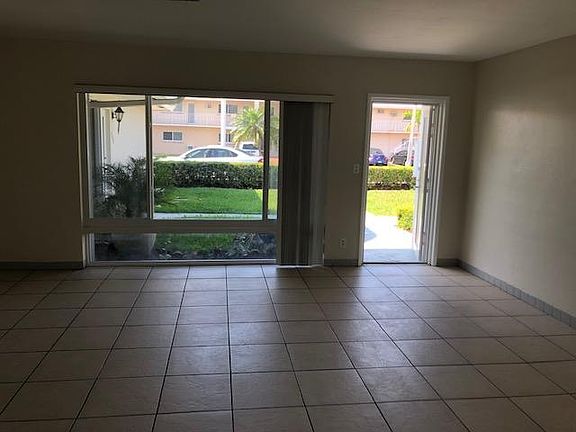 3rd image of 2851 NE 30th St