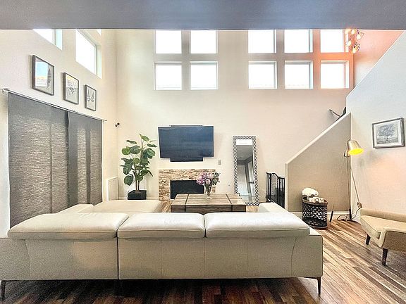 3rd image of 8486 Antique Cameo Ave