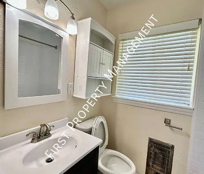 1045 Blanton Dr — Photo 17