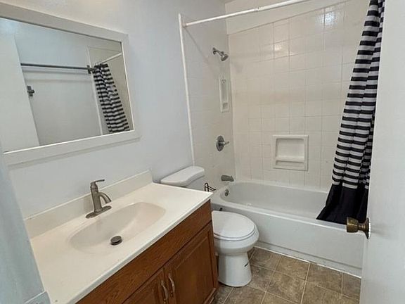 5th image of 910 Chula Vista Ave #843