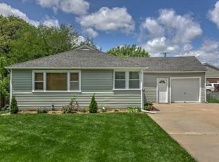 304 SW Noel St #A, Lees Summit, MO 64063