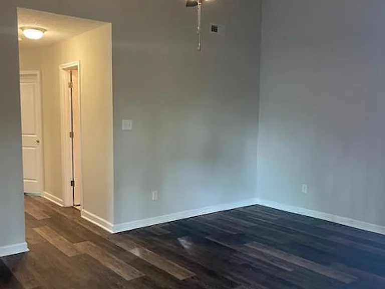 1951 Rolling Ridge Dr — Photo 12