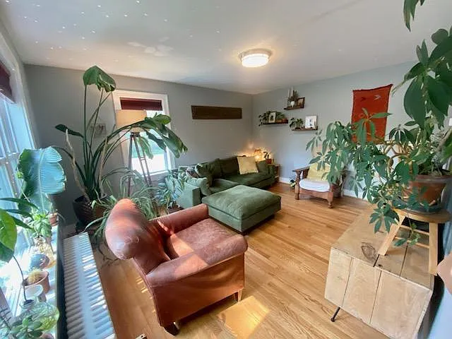 80 Russell St — Photo 3
