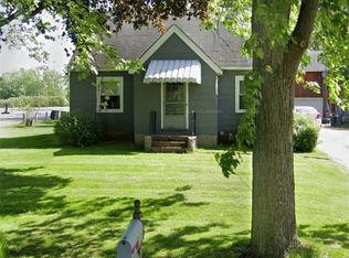 7213 Rapids Rd, Lockport, NY 14094