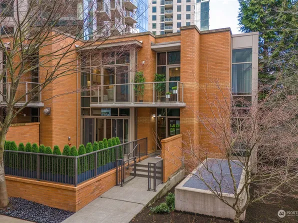 10672 NE 9th Place #TH18, Bellevue, WA 98004