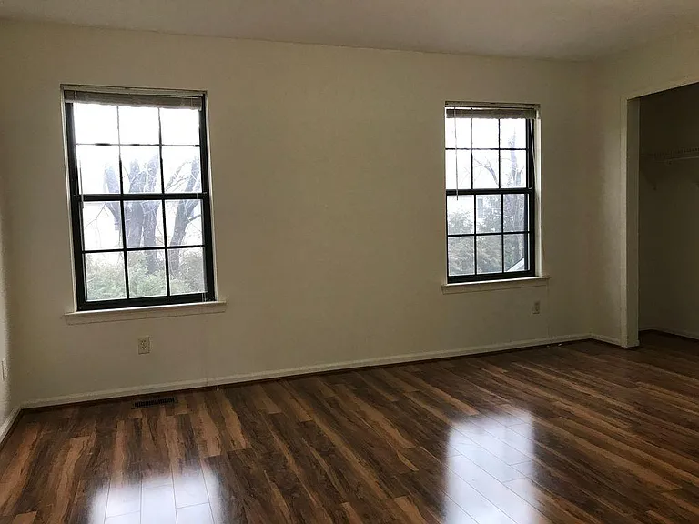503 Maplecrest Rd — Photo 4