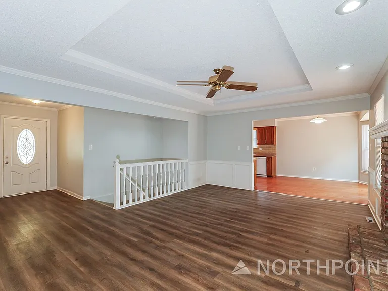 3901 SW 10th St — Photo 2