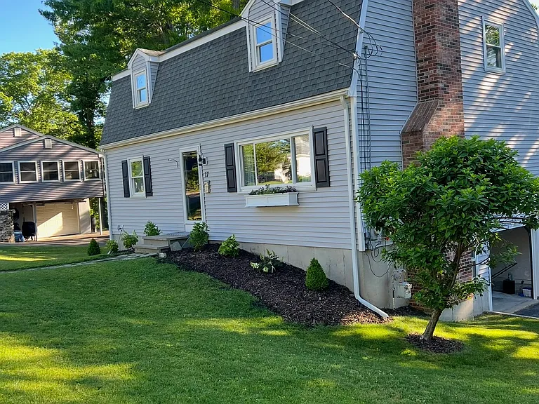 17 Shawmut Ave — Photo 1