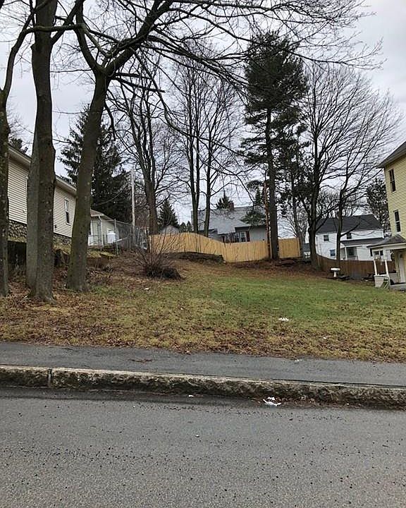 2nd image of 7 Glade St