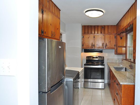 3rd image of 135 Woodland Dr