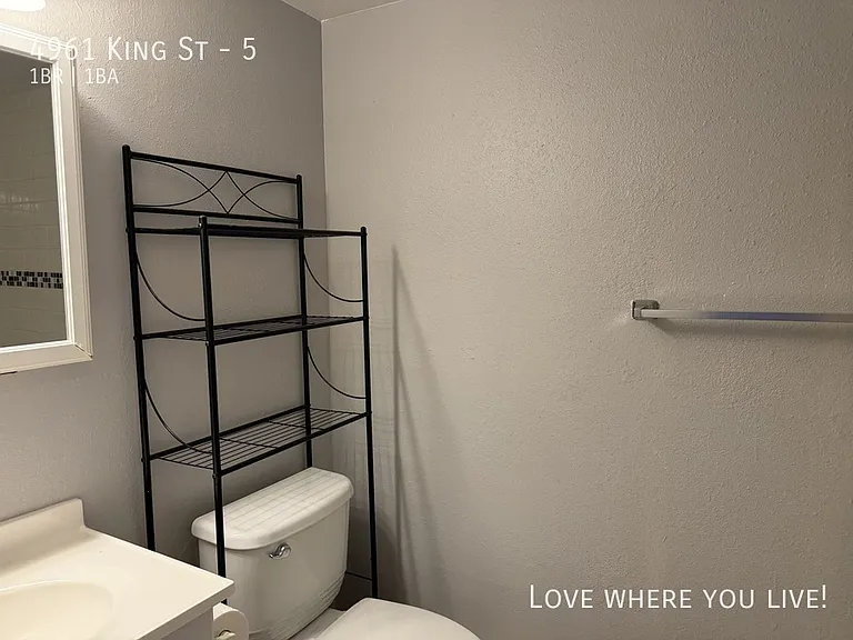4961 King St #5 — Photo 13