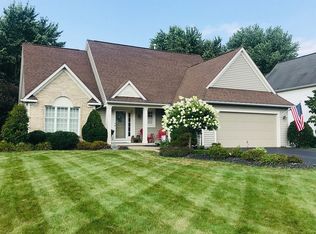 18 Anglewood Ct, Fairport, NY 14450