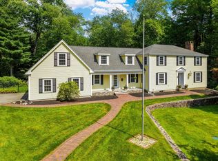 17 Townsend Rd, Lynnfield, MA 01940