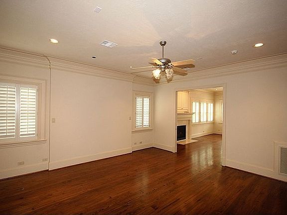 Master Suite (18 x 17) Entry is through an alcove from the hall gallery to thi