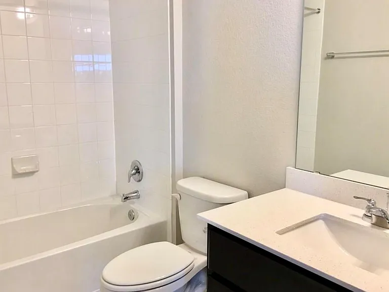 7008 Loretta White Ln — Photo 16