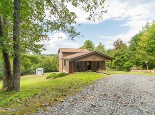 241 Sarah St, Mount Airy, NC 27030