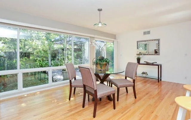 954 Primrose Ave — Photo 9