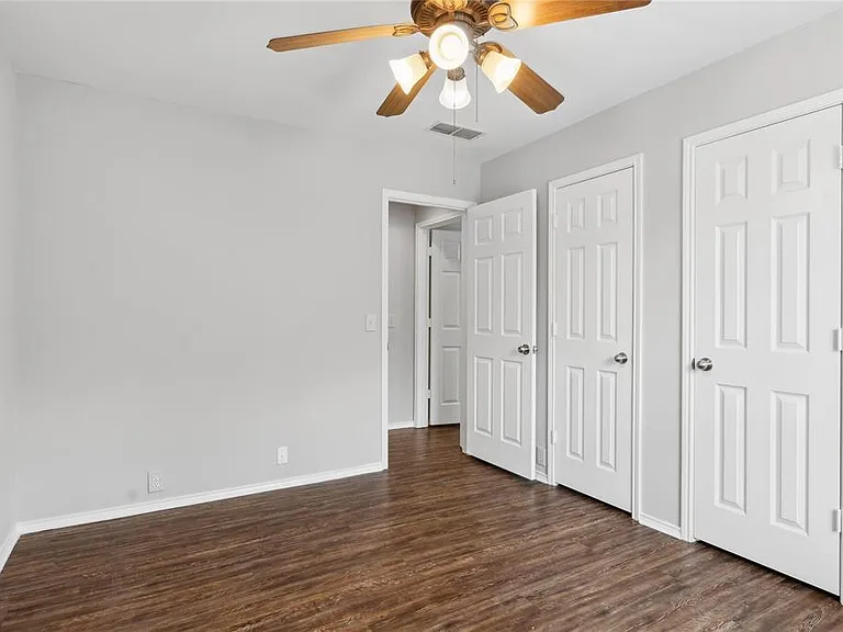 2316 Stoneleigh Pl — Photo 9