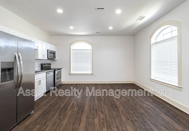 1120 Franck St #206 — Photo 19