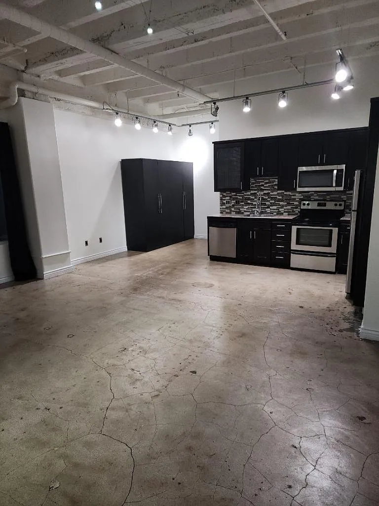 Studio, 600 sqft, $1,550 — Photo 3