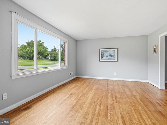 3rd image of 2108 Anson Rd