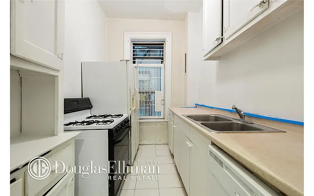 Sold by Douglas Elliman | media 6