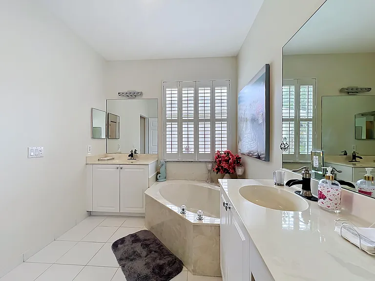 1343 Shoreline Cir — Photo 13