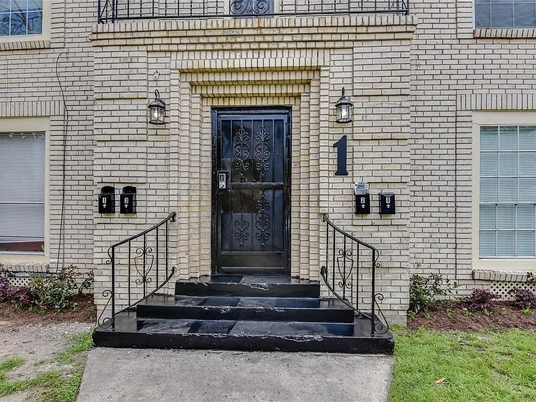 1 Sidney St #3 — Photo 11