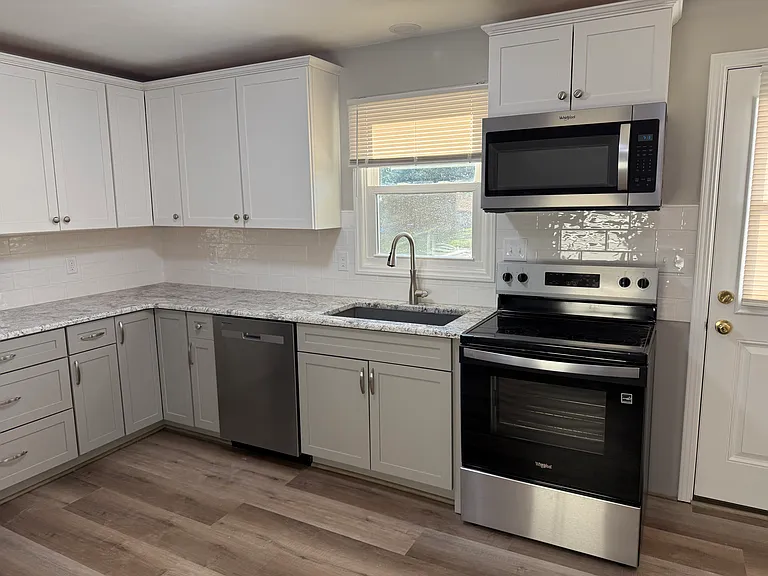 1255 Cambria St NE #A — Photo 2