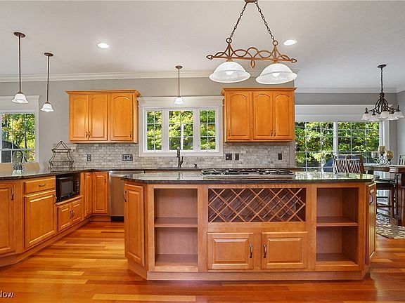 2nd image of 10944 Stonewycke Dr