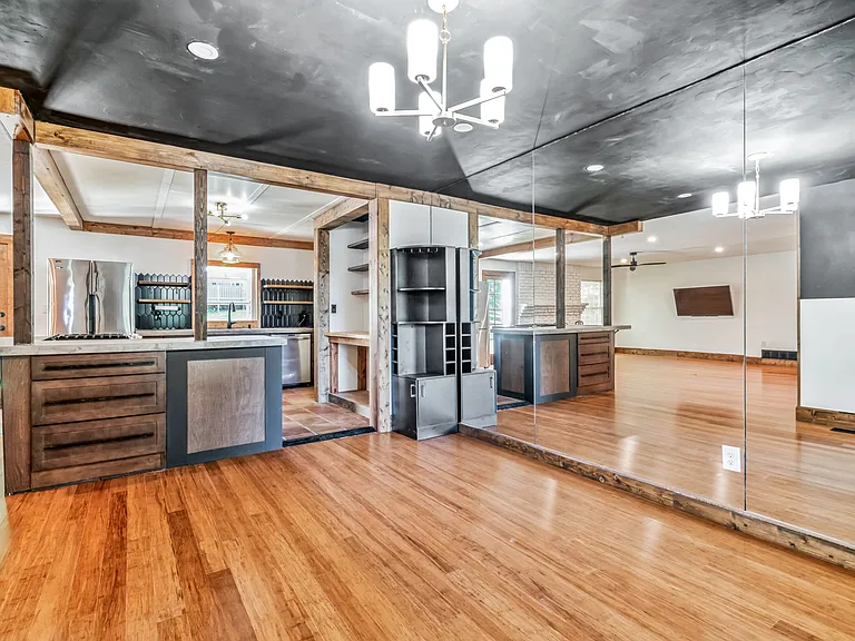 4819 Bexley Dr — Photo 10