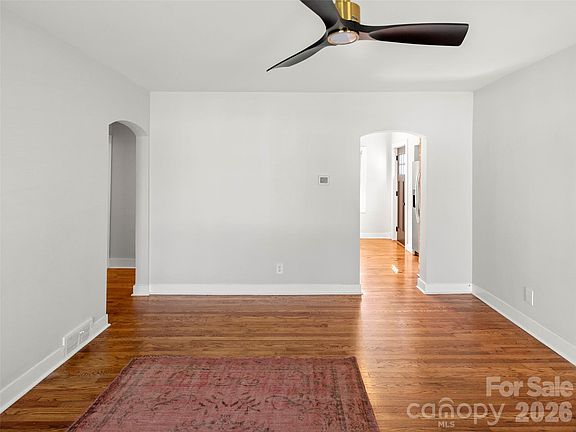 4th image of 9 S Woodward Ave